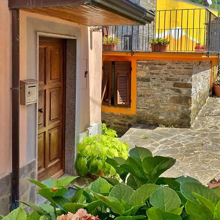 La Casetta Rosa Rocchetta di Vara Dış mekan fotoğraf